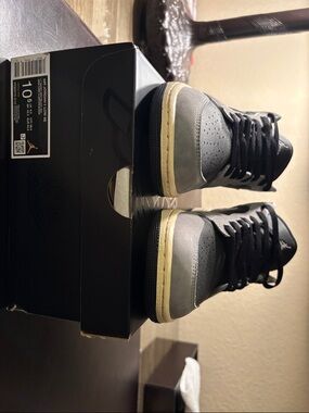 Jordan Men’s Gray and Black Low-Top Sneakers with Cream Midsole Brand New 10.5